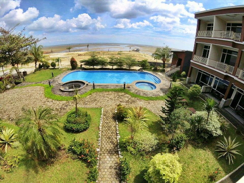 טנג'ונג פנדן Bahamas Hotel & Resort מראה חיצוני תמונה